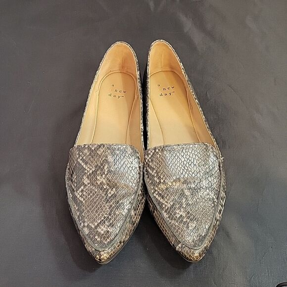 A.NEW DAY SNAKE SKIN POINTED TOE SLIP-ON WOMEN"S FLAT SHOE - Picture 2 of 15